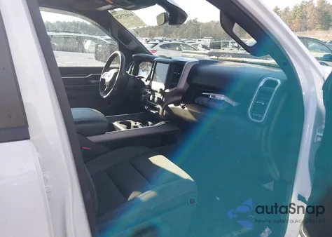 2022 Ram 1500 Big Horn 4X4 6'4 Box из США, поврежденный, VIN 1C6SRFBT2NN351552